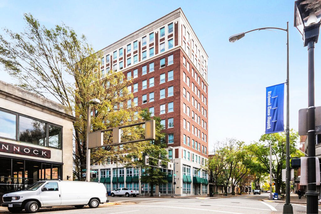 400 East Grace apartment building in Richmond, VA